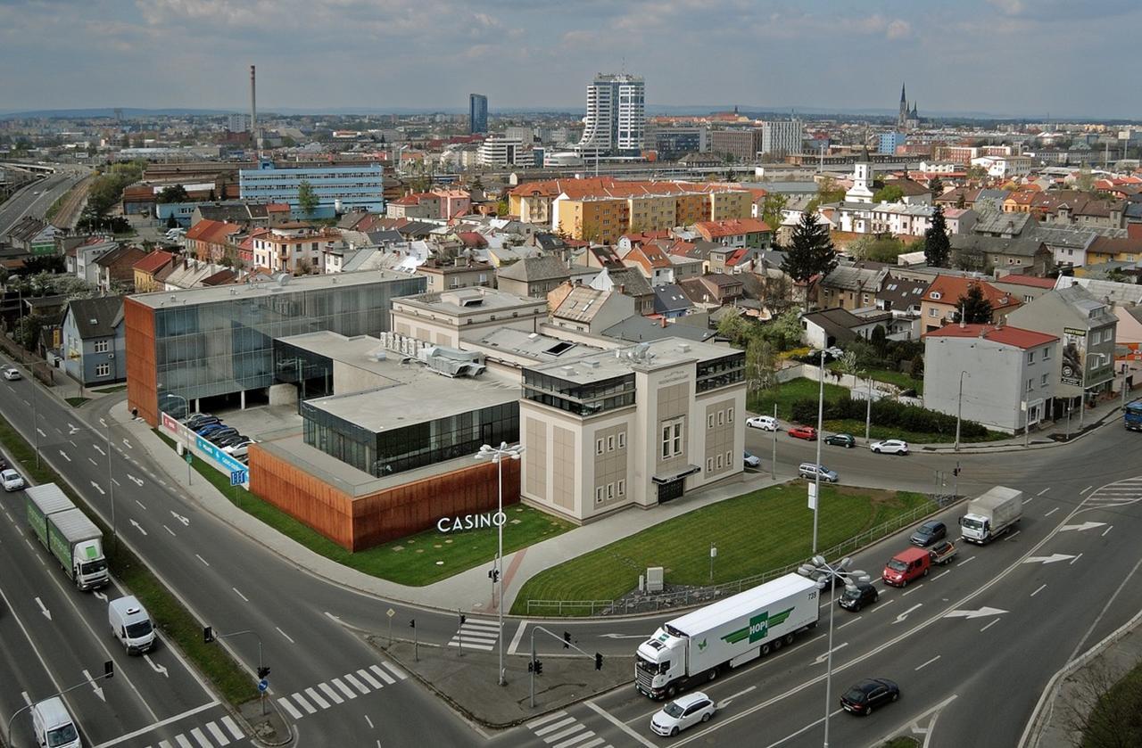 Theatre Hotel Olomouc Exterior foto